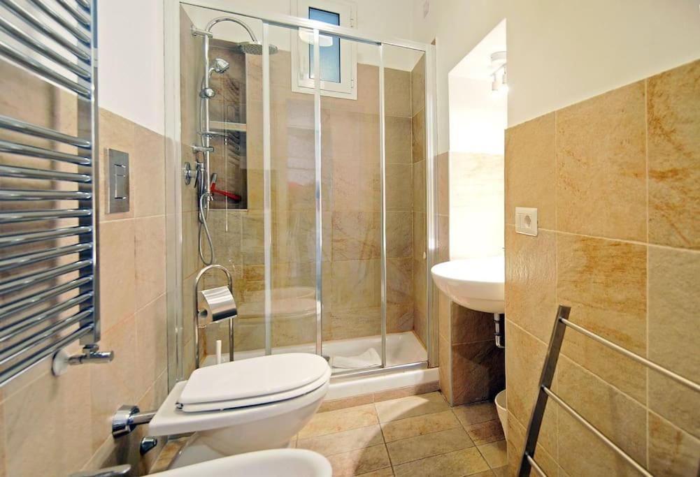 Near Colosseum By Varental 2Br + 1Sb Roma Eksteriør bilde